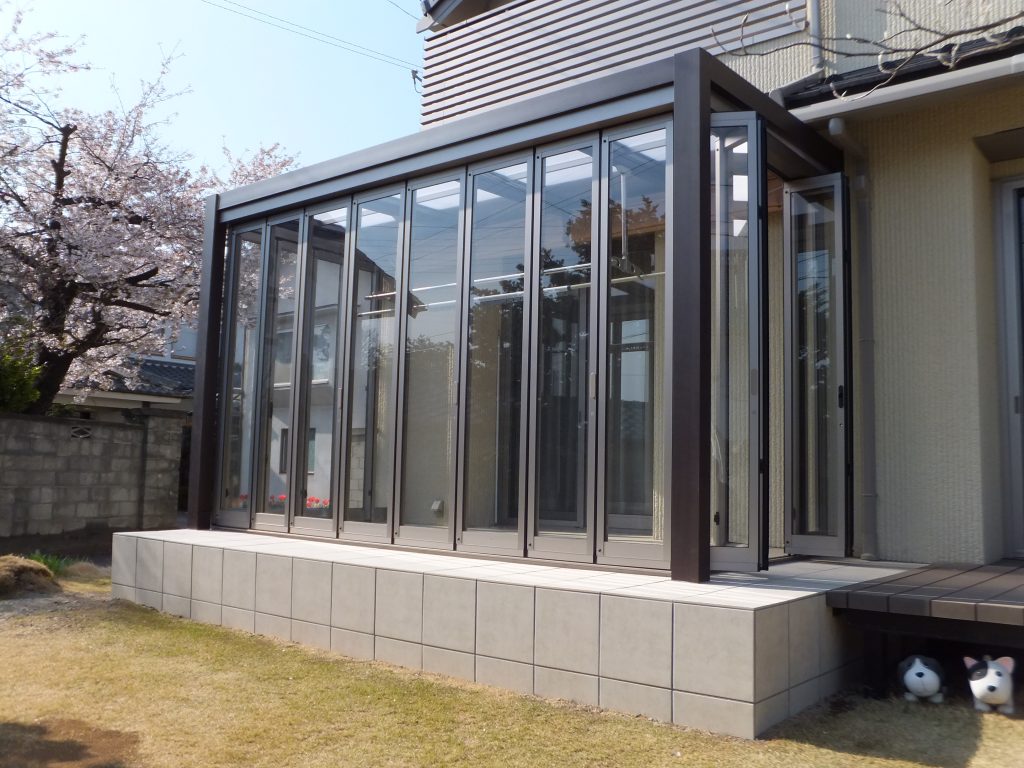 リクシルのサンルームをご紹介 松本市のエクステリア外構工事のプレックスガーデン