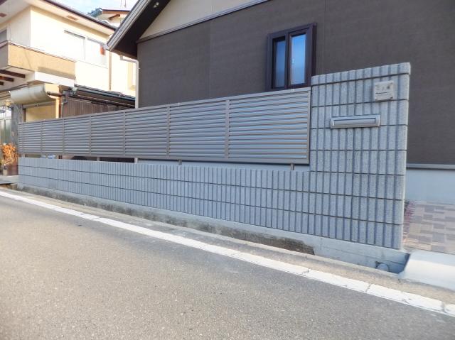 目隠しフェンス 転落防止フェンス 境界フェンスの施工例 松本市のエクステリア外構工事のプレックスガーデン
