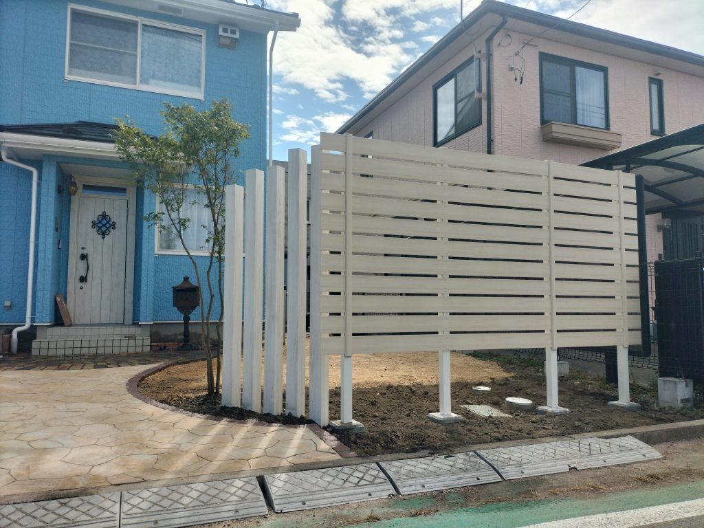 【施工事例集｜フェンス】松本市・塩尻市・安曇野市の施工例｜アルミ・樹脂・目隠しも