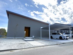 【施工事例】サンプロの平屋に映える外構｜お洒落なミニマル外構