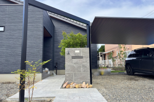 【施工事例】桧家住宅の家に合う、妥協しないエントランス